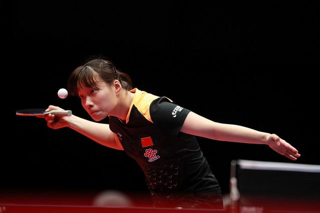 的防守捉襟 的防守捉襟