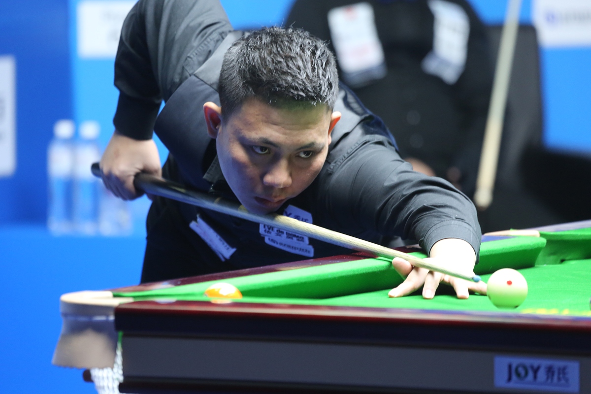 及运营费用 及运营费用