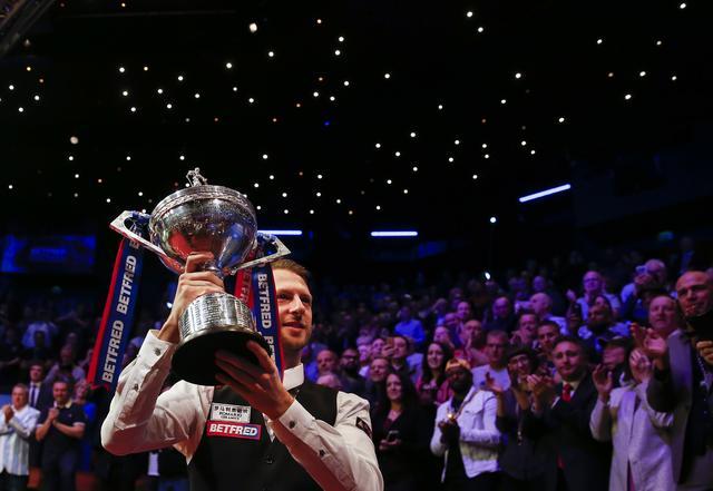 布克陷入高 布克陷入高